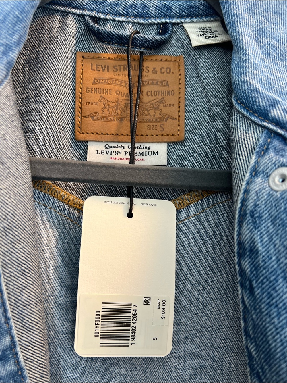 Levi's Two-Tone Blue Denim Jacket - Picture 6 of 6